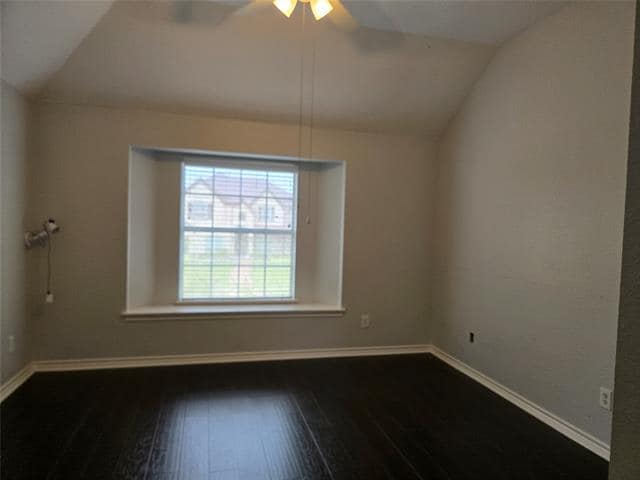 Building Photo - 1355 Meadowview Dr