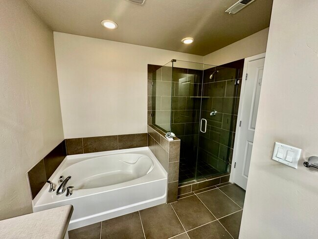 Building Photo - 13872 S Wheadon Ct