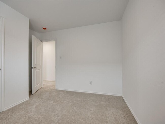 Building Photo - 2012 Wolford Wy