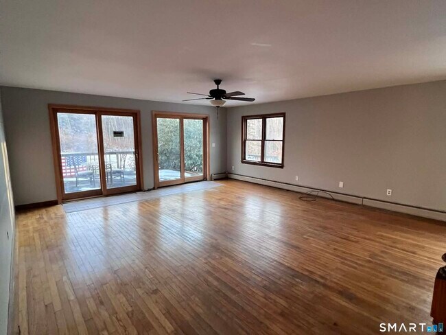 Building Photo - 250 Rte 66 E