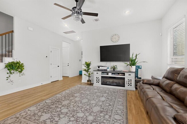 Building Photo - 108 Red Camella Dr