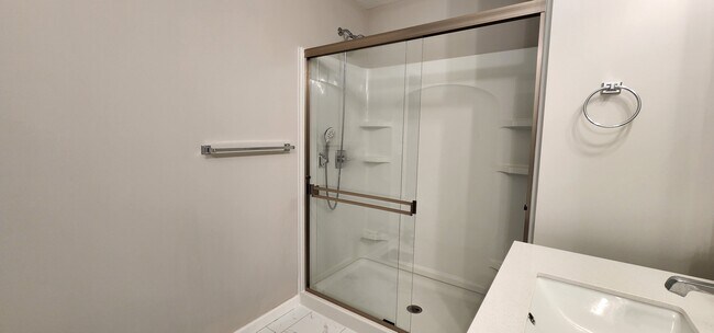 Building Photo - 1515 100th Ave NW