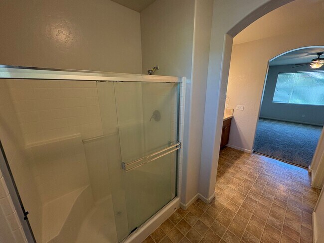 Building Photo - Lovely home available now!