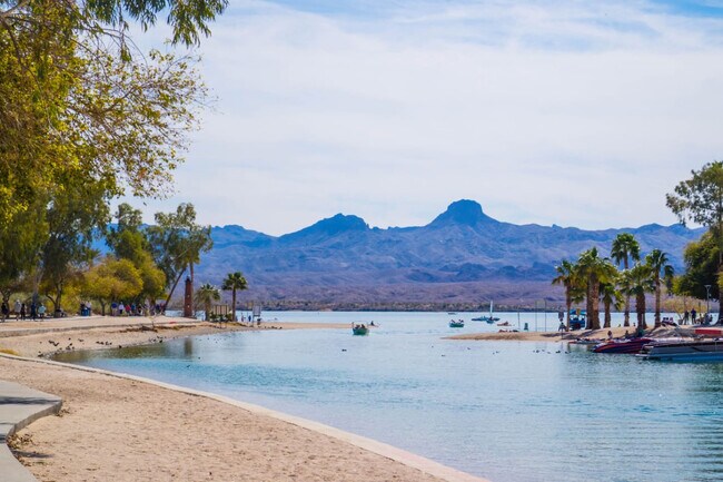 Building Photo - 820 Avalon Ave