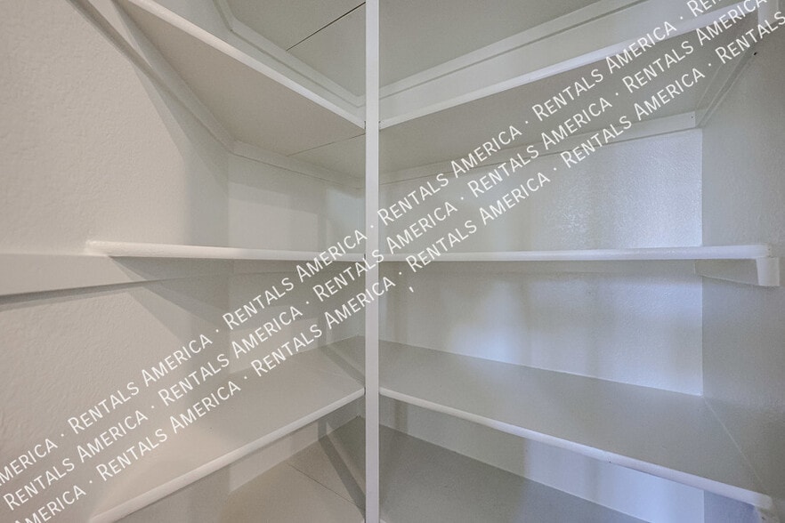 Building Photo - 1255 S Rialto