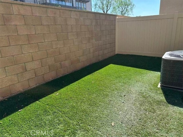 Building Photo - 650 Huron Pl