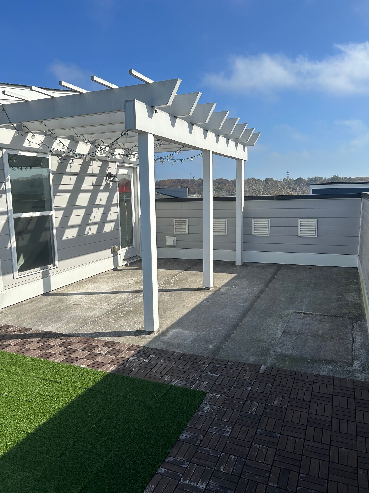 rooftop pergola - 5329 Old Main St