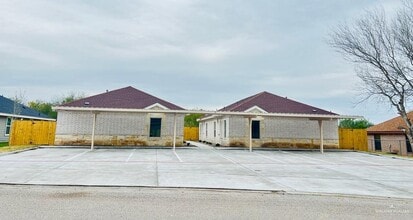 Building Photo - 15 W Garfield Ave