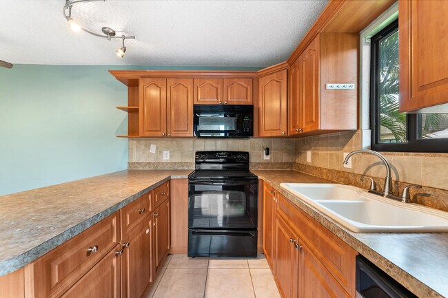 Building Photo - 301 Waterview Dr