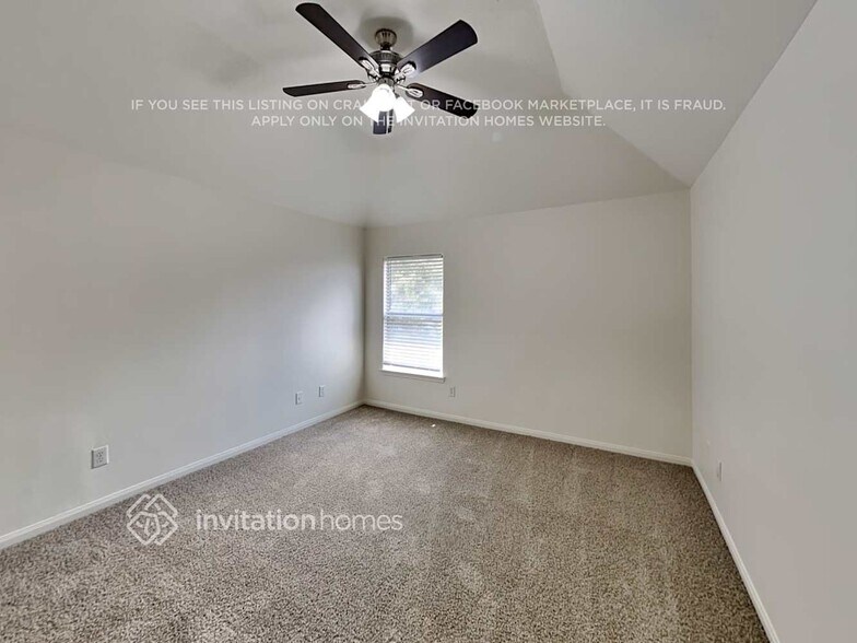 Building Photo - 1120 Sunset Lakes Dr