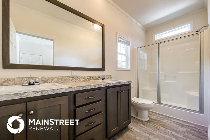 Building Photo - 1705 19th St S