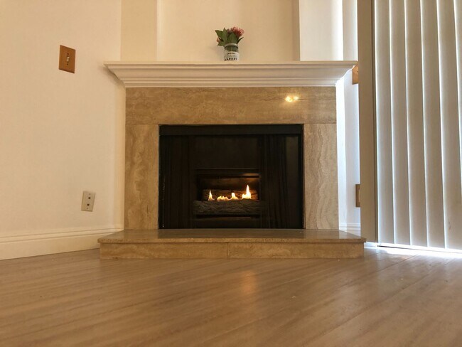 Building Photo - Coming Soon!! Live in the heart of Downtow...