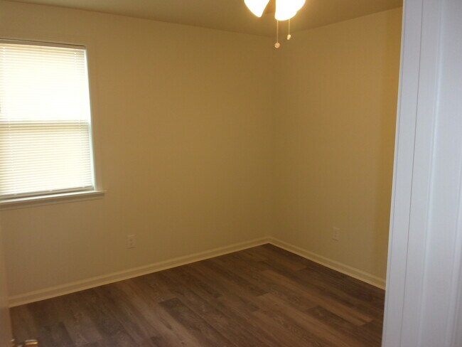 Building Photo - 2796 Flora Ave