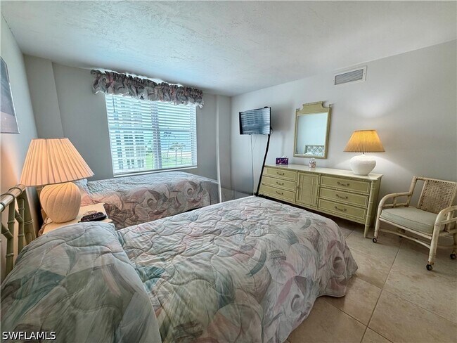 Building Photo - 10701 Gulf Shore Dr