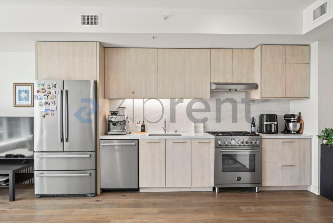 Building Photo - Unit 10710