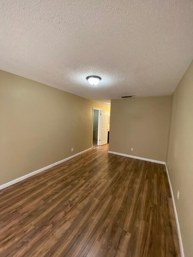 Building Photo - 181 Rebecca Ln