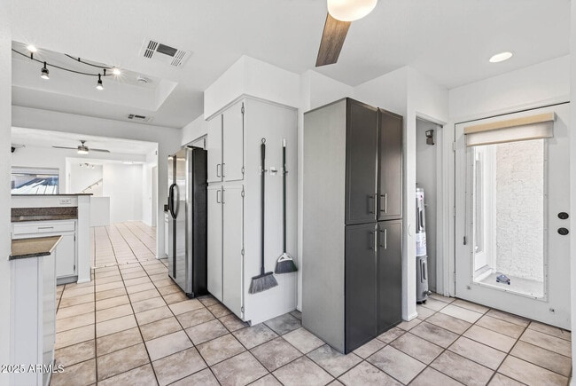 Building Photo - 101 N 7th St