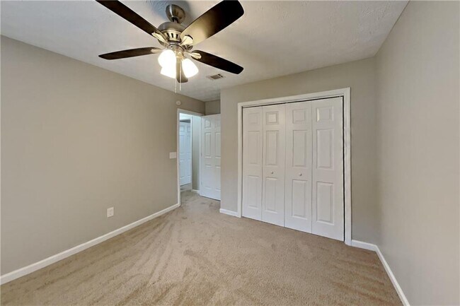 Building Photo - 5051 Sugar Creek Dr