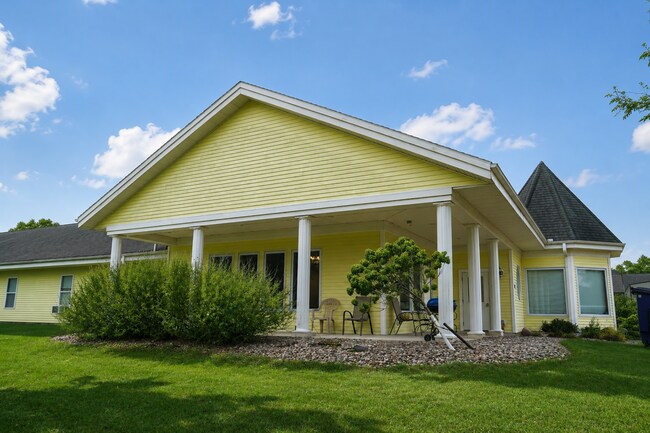 Building Photo - 100 Bothne Dr
