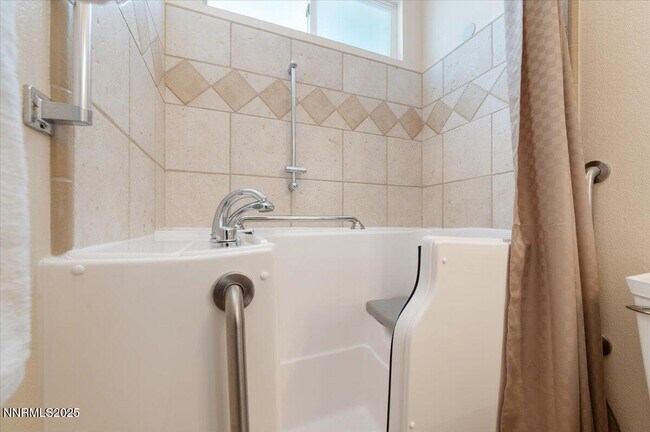 Building Photo - 2720 Albazano Dr