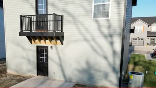 Building Photo - 153 Pinnacle Dr