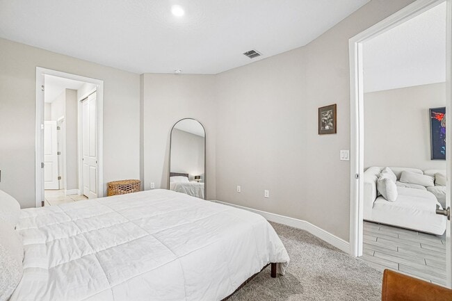 Building Photo - Heritage Oaks gated community 3/2.5/2 Townhome