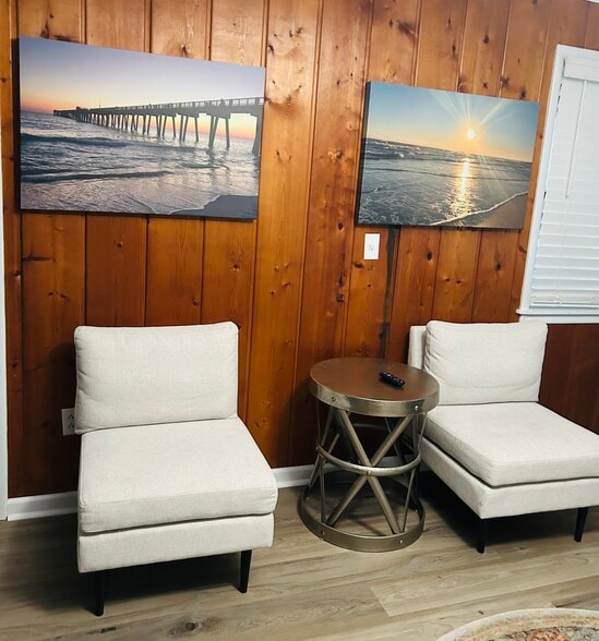 Sitting Area - 2511 Mashburn Rd
