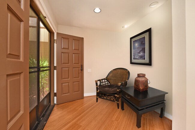 Building Photo - 50 Puu Anoano St