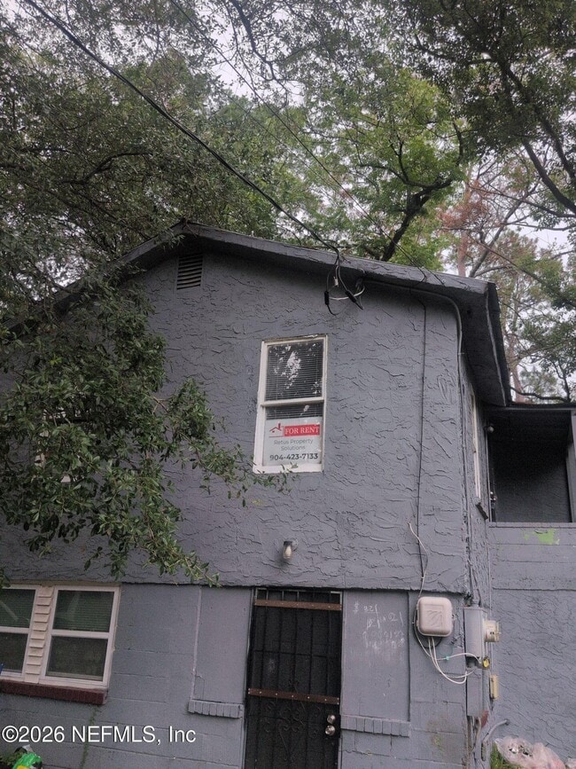 Building Photo - 1551 W 33rd St