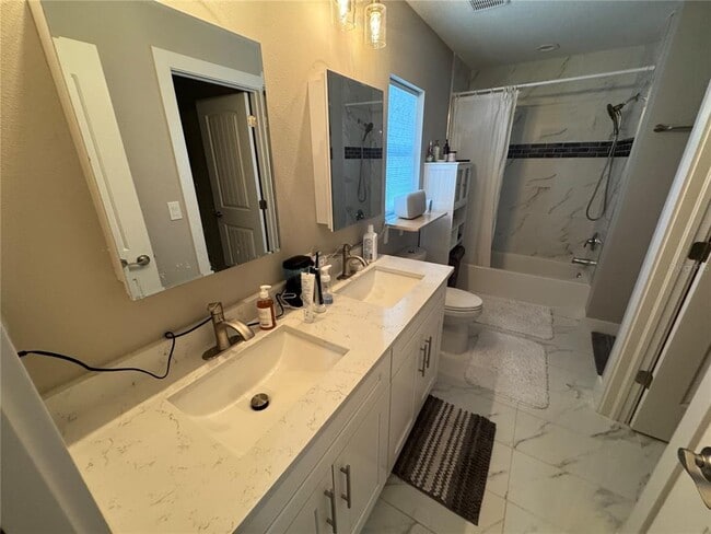 Building Photo - 109 Swan Dr