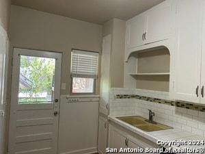 Building Photo - 224 E Rosewood Ave