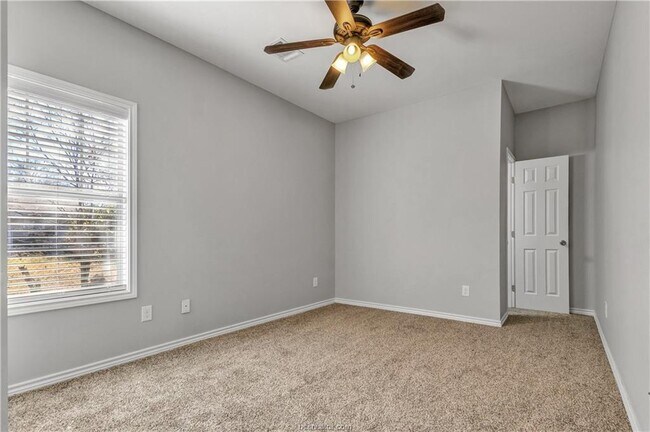 Building Photo - 108 Gilchrist Ave