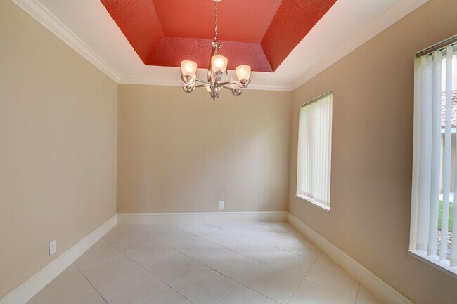 Building Photo - 23181 Fountain View Dr
