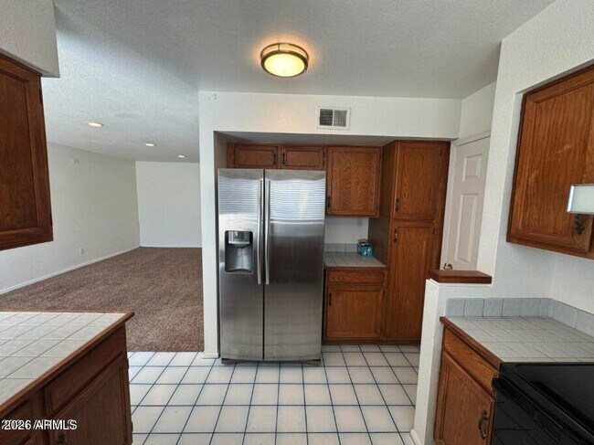 Building Photo - 4053 E Woodland Dr