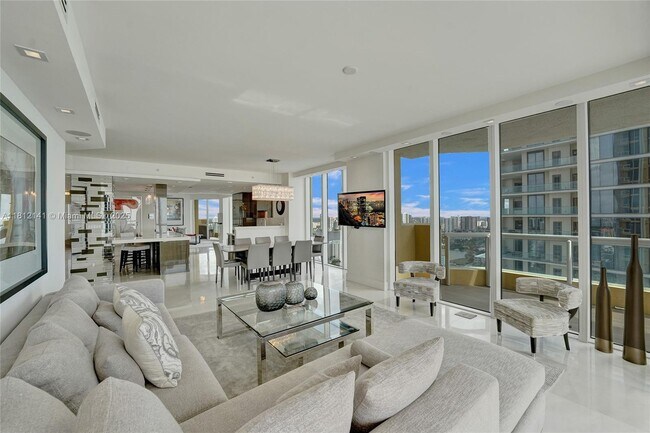 Building Photo - 17875 Collins Ave