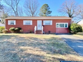 Building Photo - 617 Nottingham Dr