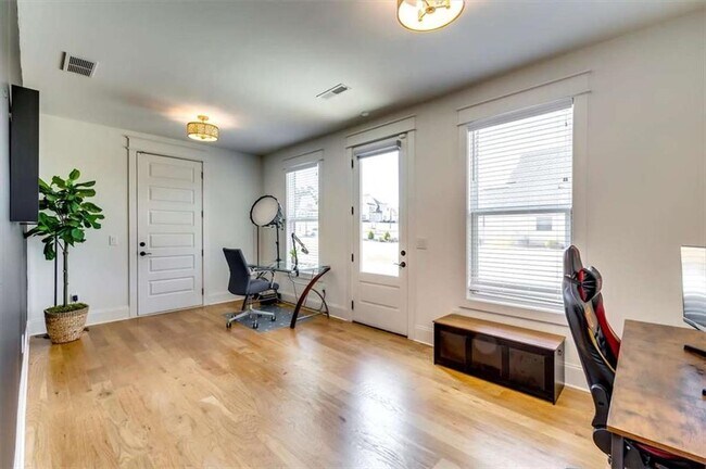 Building Photo - 155 Dean Dr