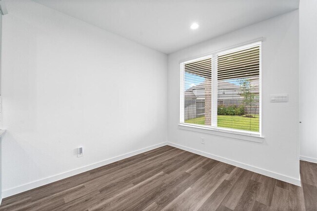 Building Photo - 1689 Daylight Lk Dr