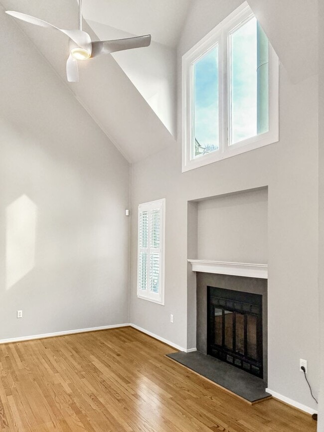 Building Photo - Recently Remodeled 3 bed 3 bath in Tuckahoe!