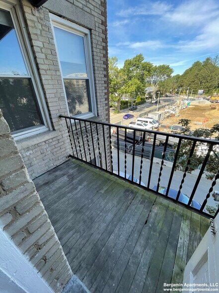 Building Photo - 120 Washington St