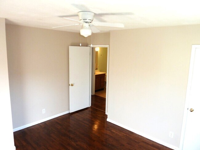 Building Photo - 1722 Nickerson Ave