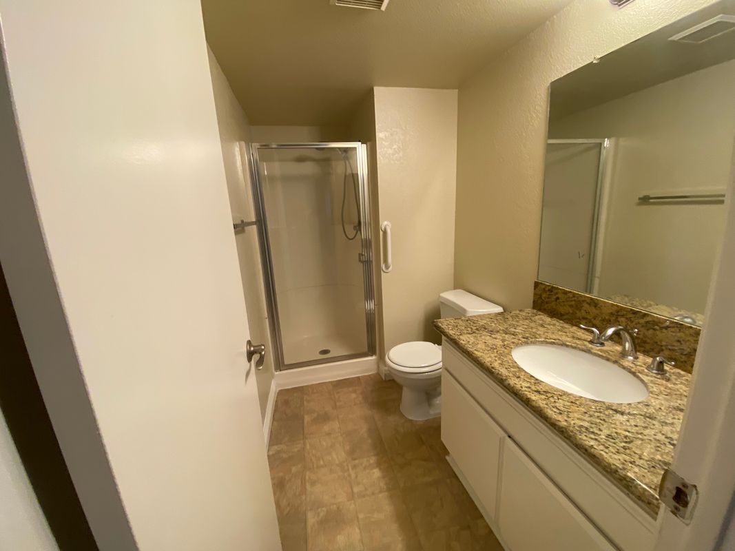 Building Photo - 1140 Winchester Ave