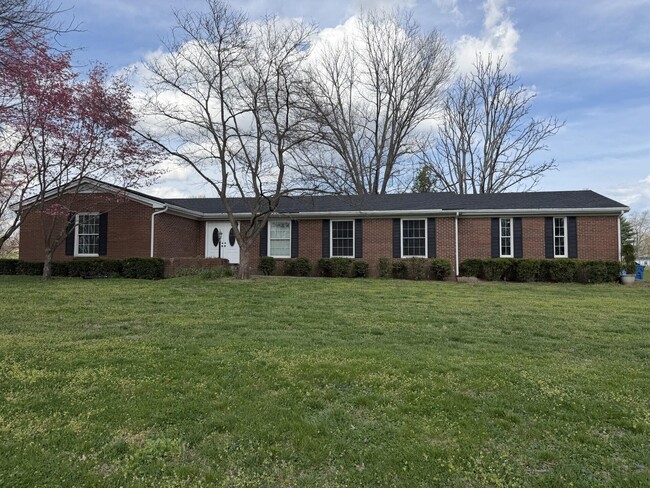 Building Photo - 110 Pineur Rd