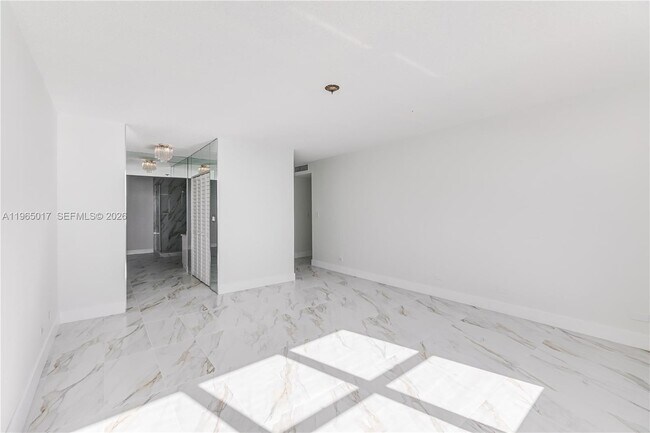 Building Photo - 1800 NE 114th St