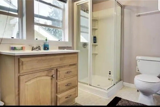 Upper bath master - 5006 8th Ave NE