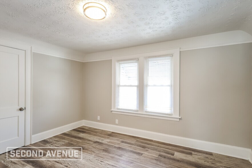 Building Photo - 5325 Rolston Ave