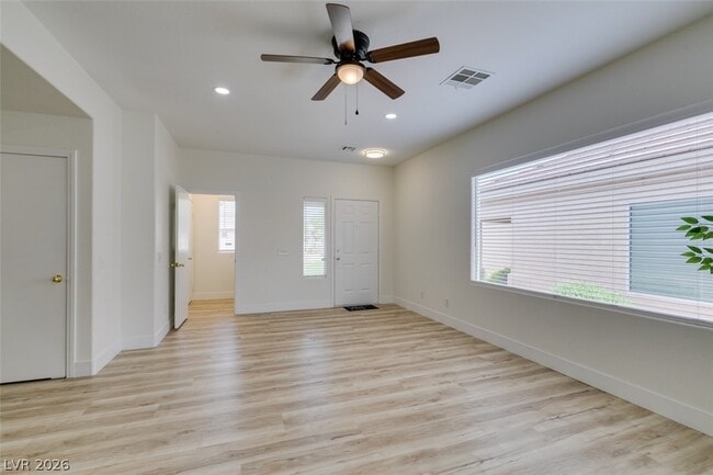 Building Photo - 10959 Pumpkin Ridge Ave