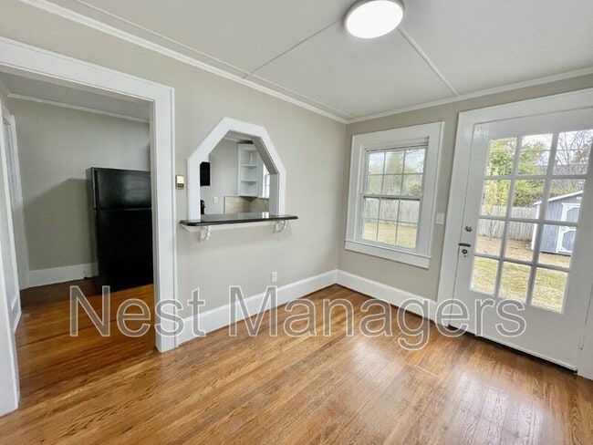 Building Photo - 1312 Summitt Ave