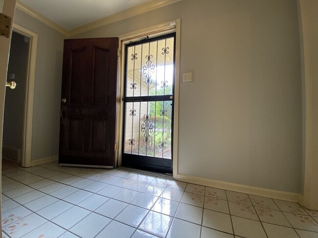 Building Photo - 3 BEDROOM 2 BATHROOM MEMPHIS RENTAL HOME