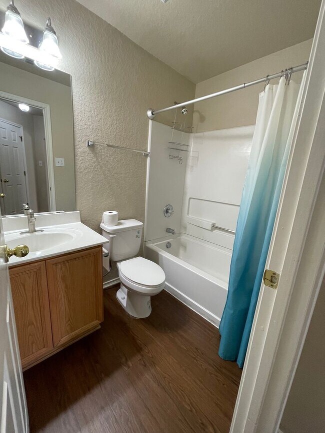 Building Photo - NEW ON MARKET